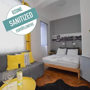 Standard Apartment By Hi5 - Chainbridge , בודפשט הונגריה